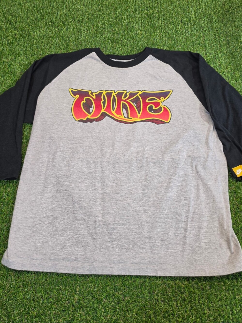 Nike Men's Medium Gray and Black Raglan Sleeve Shirt with 'D